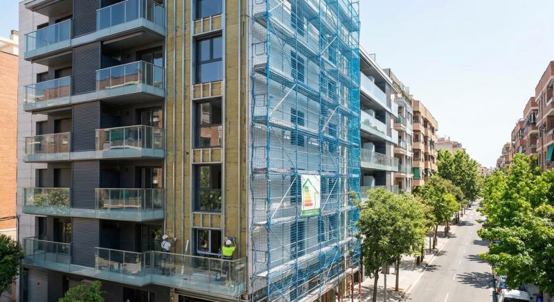 building facade renovation scaffolding energy efficiency